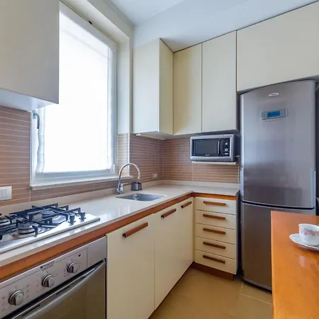 Apartamento Cozy Apt - Corso Vercelli & Conciliazione M1 *