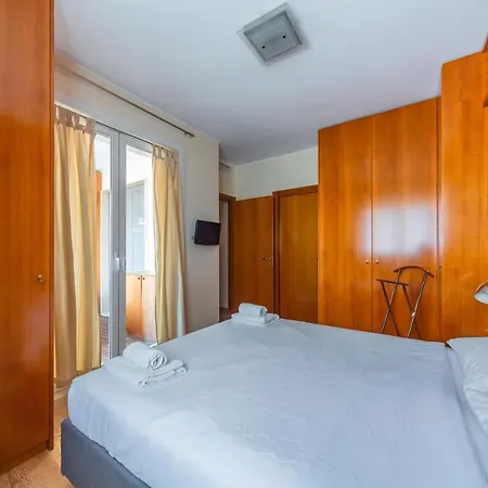Cozy Apt - Corso Vercelli & Conciliazione M1 Milán